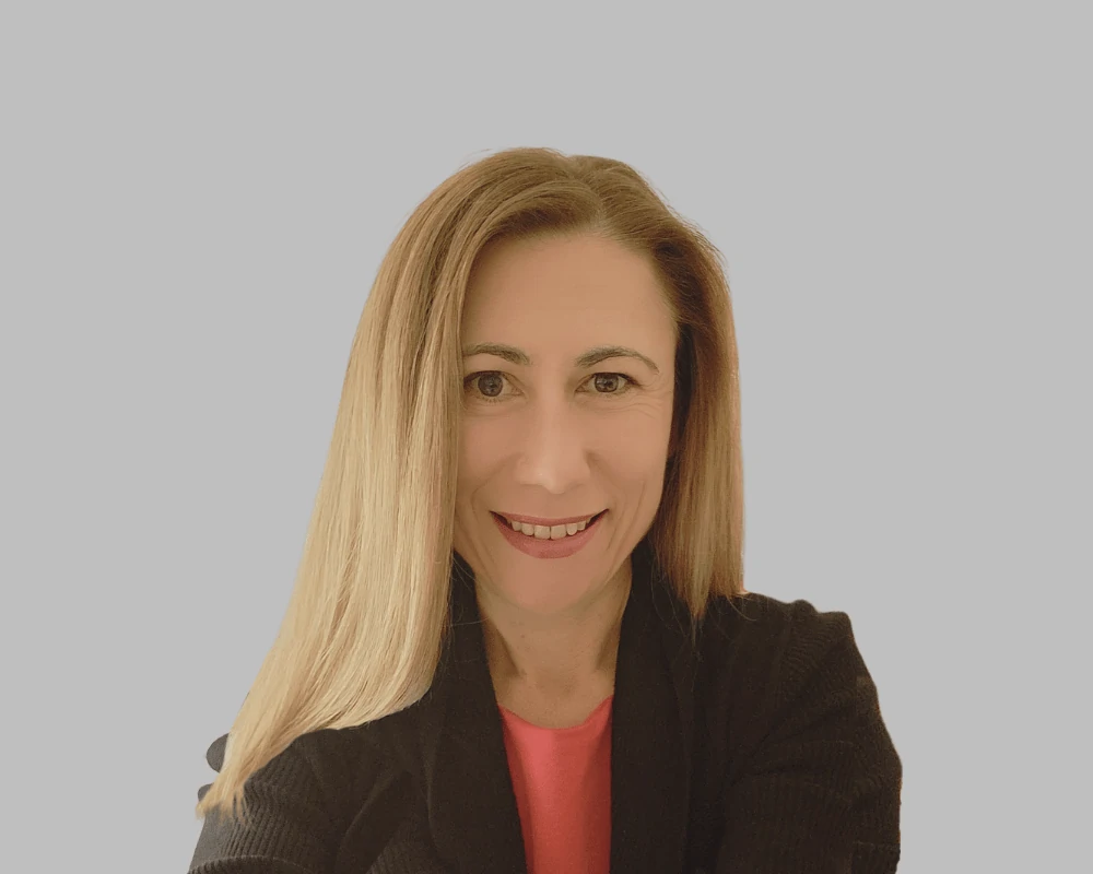 Accomplished executive and leadership coach Sizie Paceskoska guides growth at Coaching Centre through leadership coaching sessions.